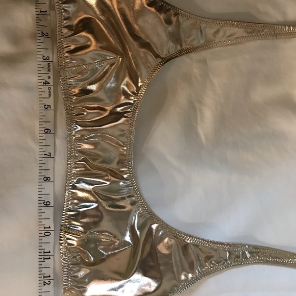 Gold bikini - Picture 7 of 8